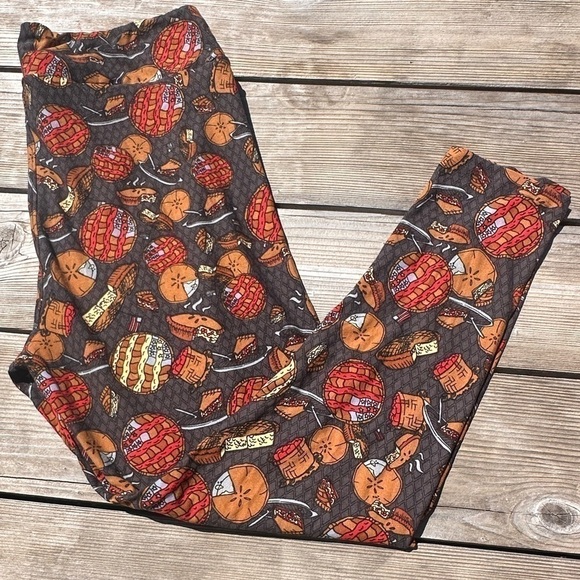 Lularoe TC2 plus size Pie leggings! These are as American as apple pie! - Picture 1 of 7